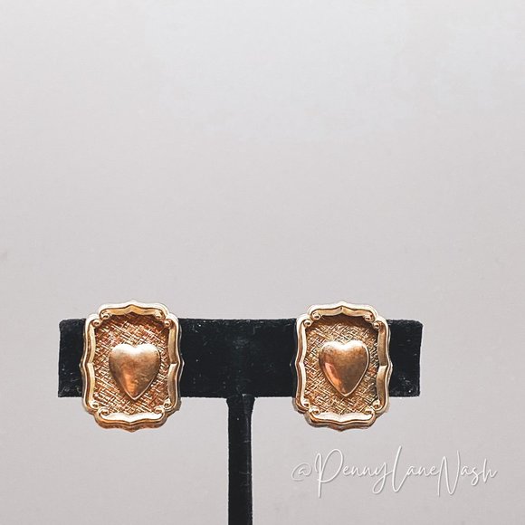 Vintage Framed Heart Etch Gold Plated Stud Earrings - Picture 1 of 7